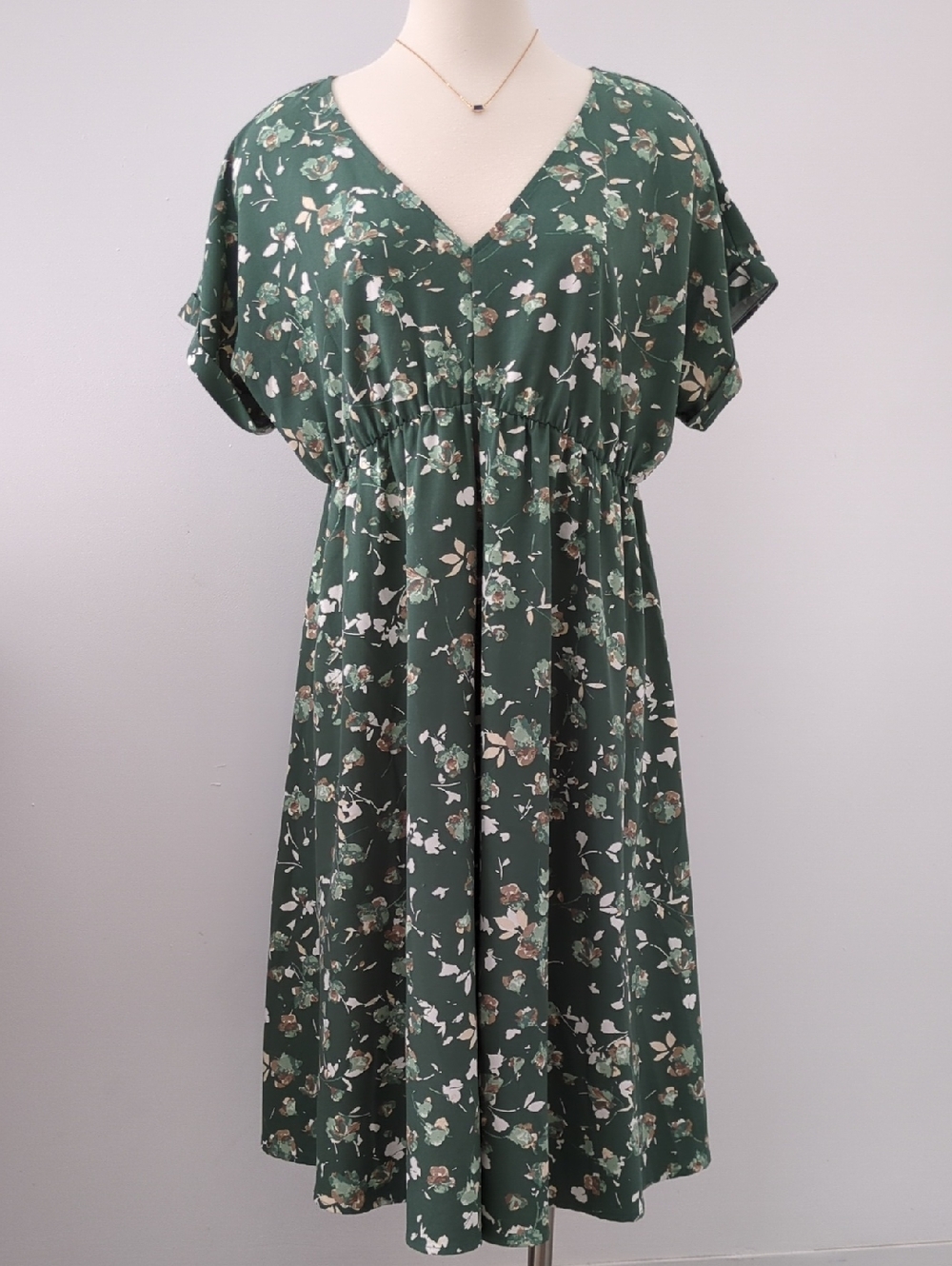 Isabel Maternity by Ingrid & Isabel Green Floral Midi Dress
